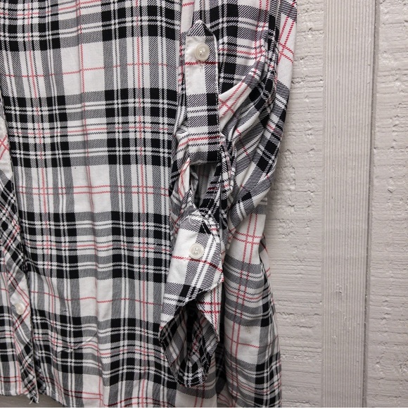 DONATING 07/01/25 | Avenue Plaid Button-Up Longsleeve - Picture 4 of 8